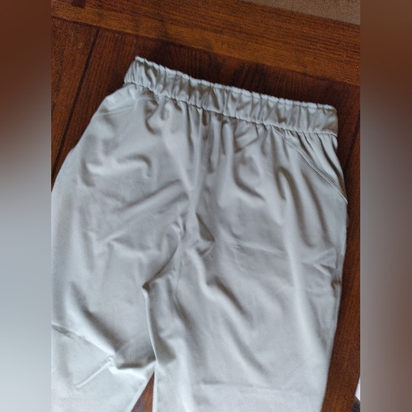 Lululemon pants - Picture 5 of 10
